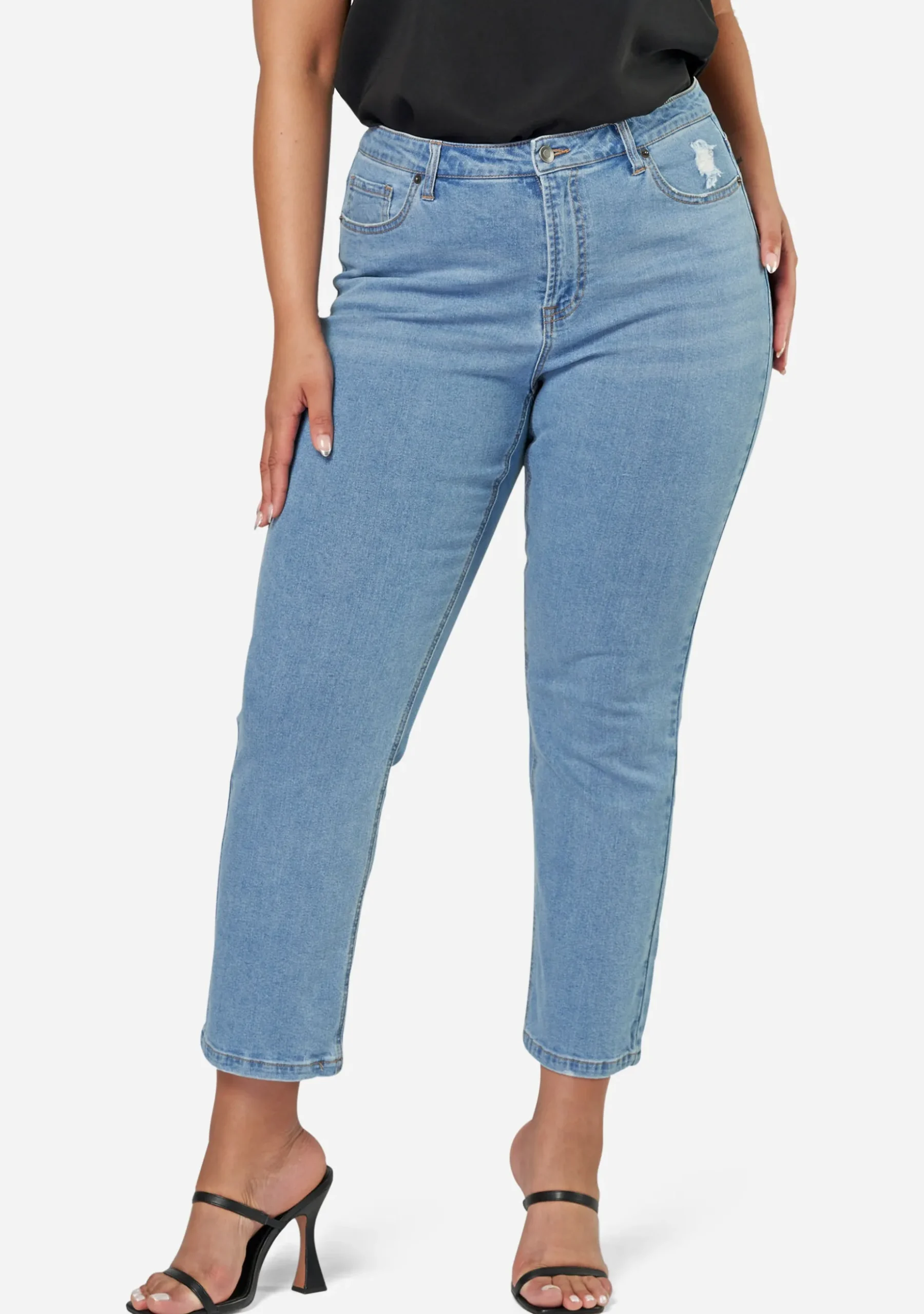 Noa Tapered Jean